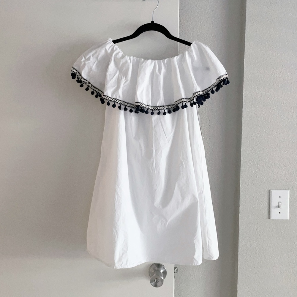 Off-Shoulder Xs White Dress with Navy Pom Trim